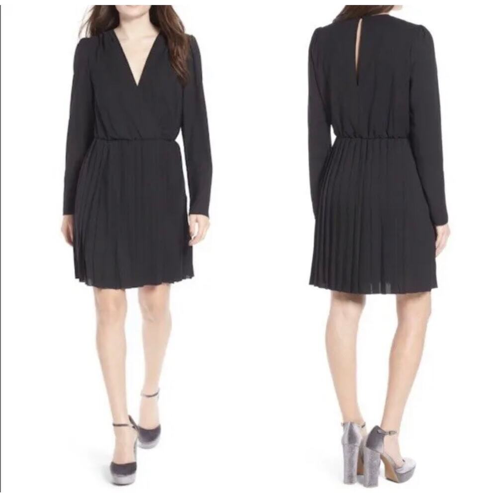 Leith Surplice V-Neck Long Sleeve Pleated Dress Size Small LBD